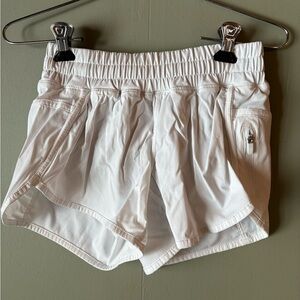 Lululemon Tracker Short IV *2-way Stretch 4"
White
